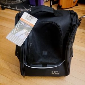 Small pet backpack with wheels